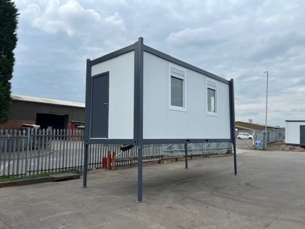 Standard Office with 3 windows, Heater & Cab Jack Legs