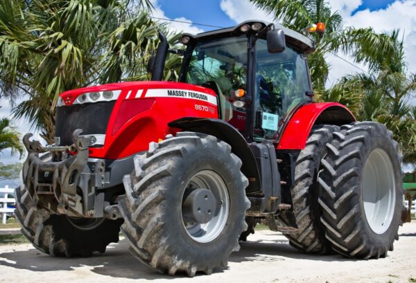 Massey Ferguson 305 Dyna-VT | Superior Tractor - Image 5